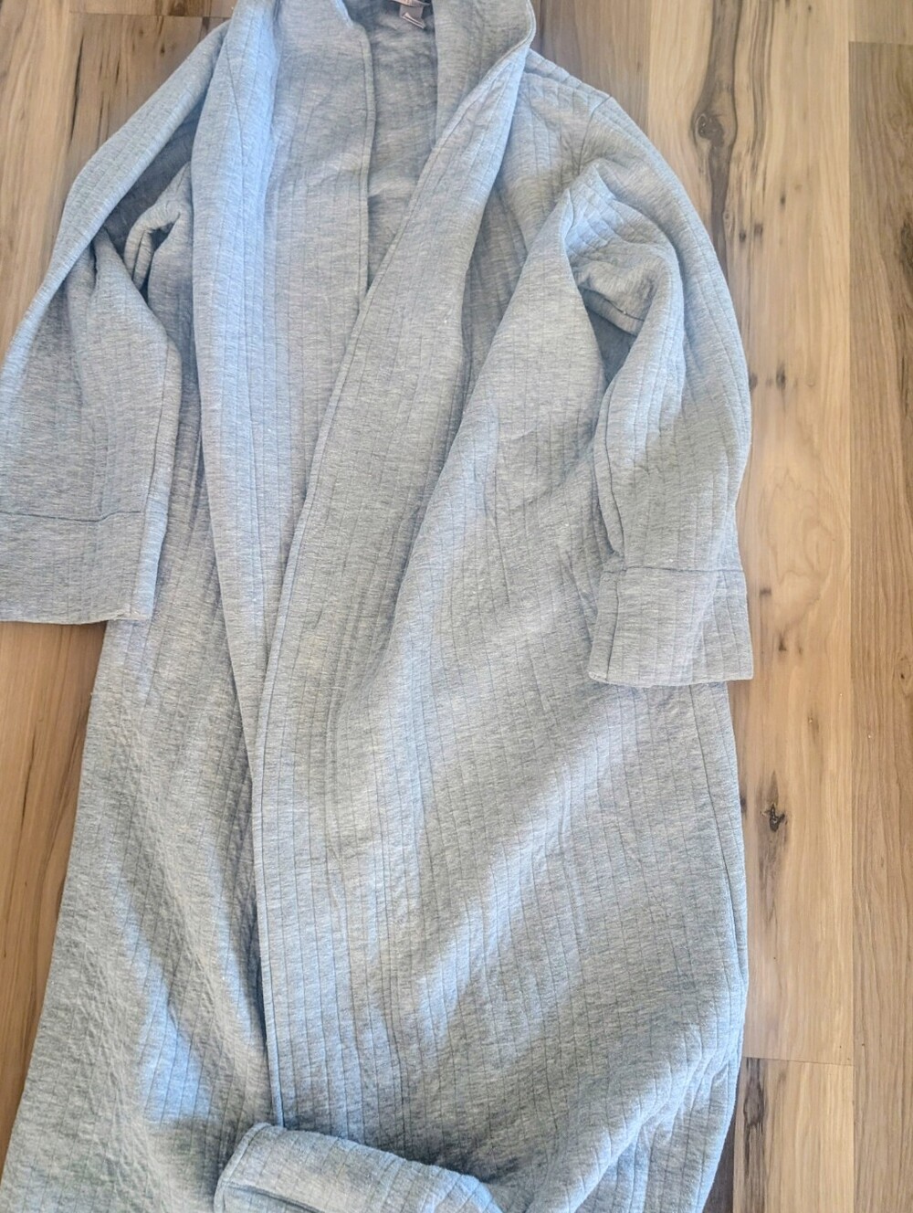 Victoria's Secret Gray heavyweight soft robe size S/M Like New